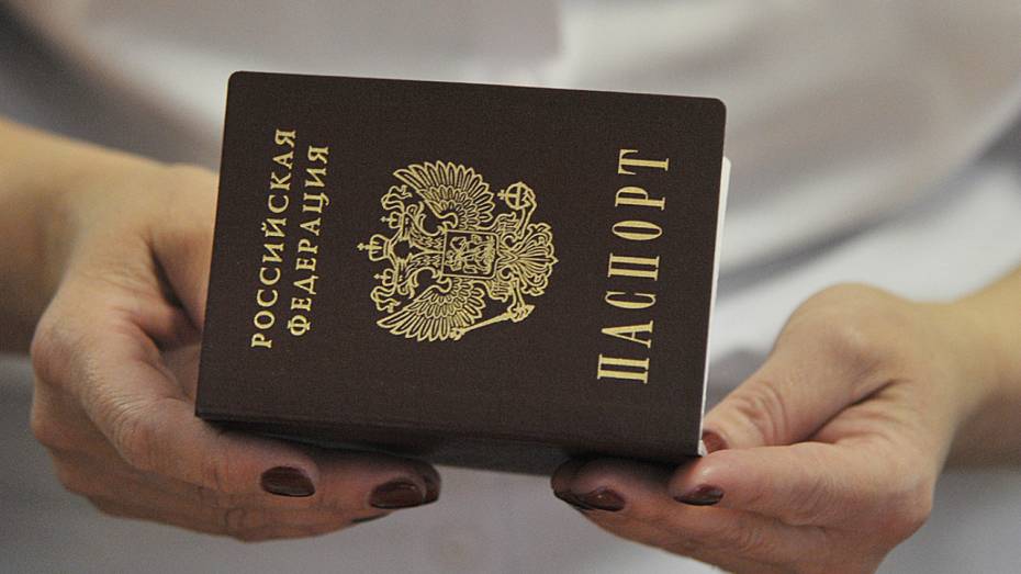 Тяжелобольной переселенке из Киргизии в Воронеже помогли быстро получить гражданство РФ