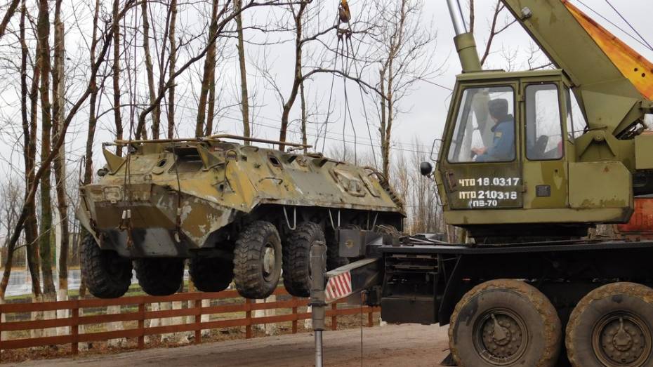 В Бутурлиновку привезли военную технику для музея под открытым небом