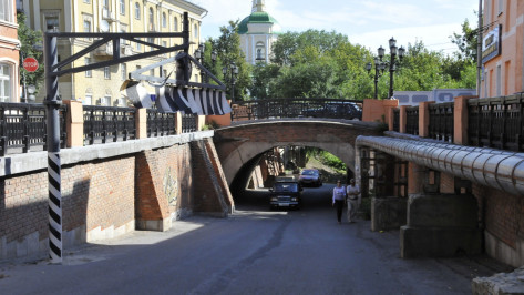 Из-за покраски Каменного моста в Воронеже 25 июля перекроют движение