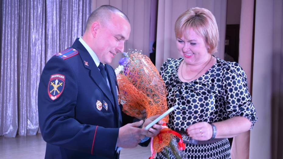 В Нижнедевицком районе наградили лучших полицейских 