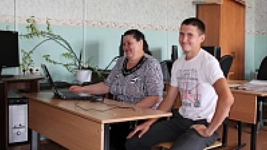 В Хохольском селе школьник научил пенсионерку пользоваться «Одноклассниками»