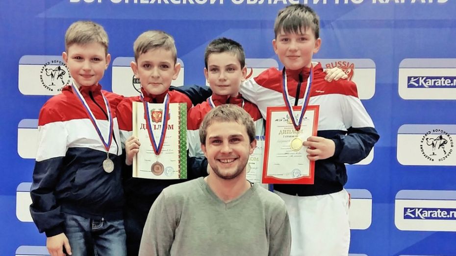 Семилукские каратисты завоевали 6 медалей на первенстве области
