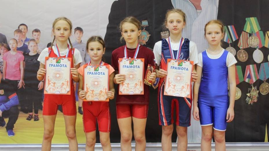 Репьевцы завоевали 5 медалей на двух соревнованиях по вольной борьбе