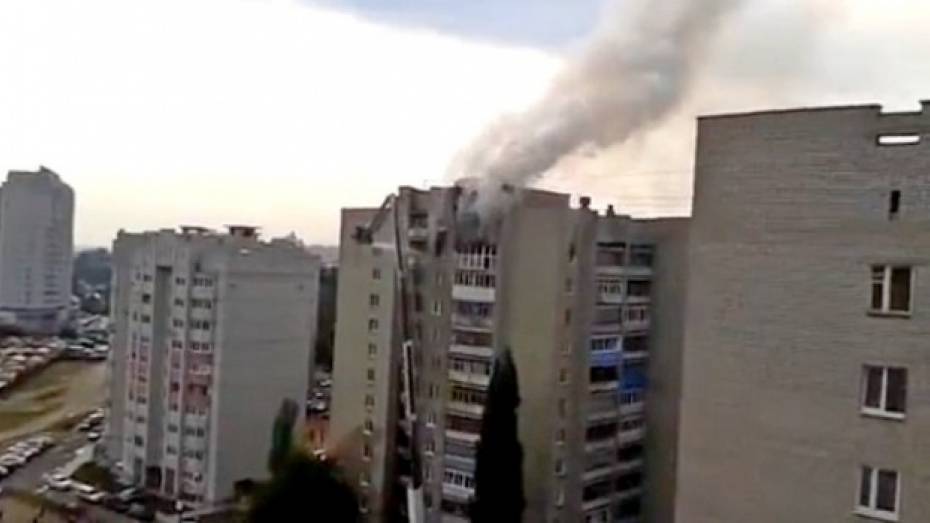 Воронежская полиция разыскивает подозреваемого в совершении поджогов квартиры, частного дома и иномарки
