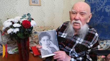 Любуется женщинами, а жизнь для него – хобби: в Воронеже столетний юбилей отметил неунывающий труженик тыла Михаил Куликов