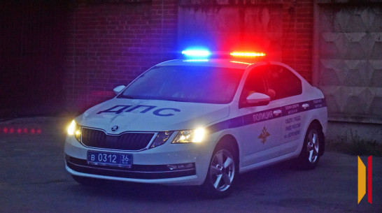 Женщину экстренно доставили в воронежский роддом в сопровождении полиции: видео