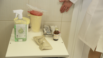 Двое жителей Воронежской области заразились коронавирусом, не выезжая за рубеж