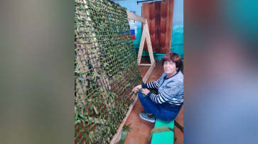 Волонтеры подгоренского села Саприно сплели 50 маскировочных сетей