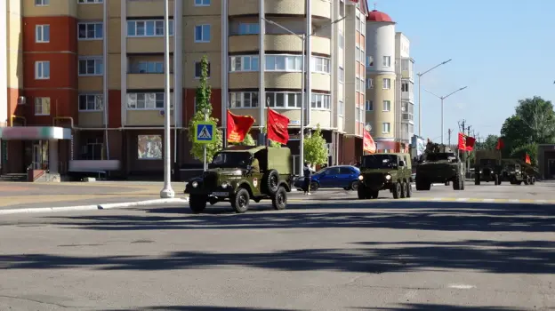 В Бобровском районе прошли 2 автопробега с участием военной техники