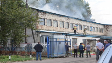 Мастерская местного сельхозпредприятия загорелась в Подгоренском районе
