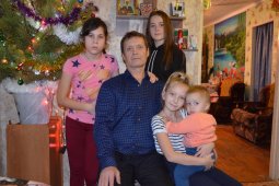 Папины дочки. Как отец-одиночка из Воронежской области воспитывает 4 девочек