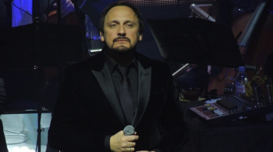 В Воронеже Стасу Михайлову рукоплескали его родители