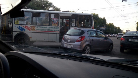 В Воронеже пассажир маршрутки пострадал в ДТП