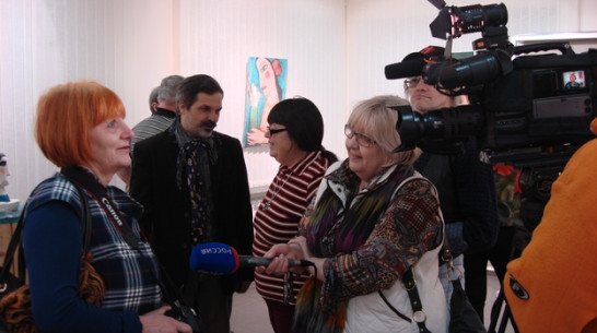 Известный воронежский художник Сергей Горшков угостил тамбовчан «деревянной икрой» 