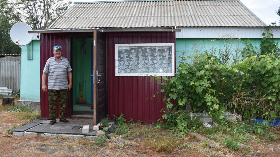 Жители Репьевского района помогли односельчанину-погорельцу купить дом