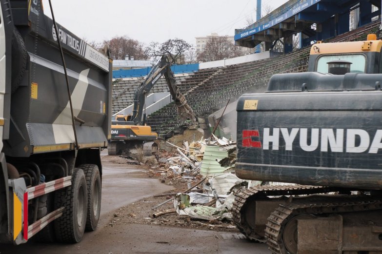 В Воронеже при демонтаже Центрального стадиона профсоюзов вывезли уже более 10 тыс тонн строительного мусора
