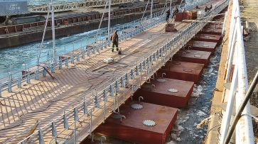 В Павловске построили 110-метровый наплавной мост