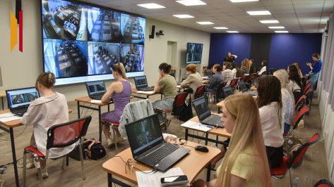 Сто человек у мониторов: как работает система онлайн-наблюдения за ЕГЭ в Воронеже