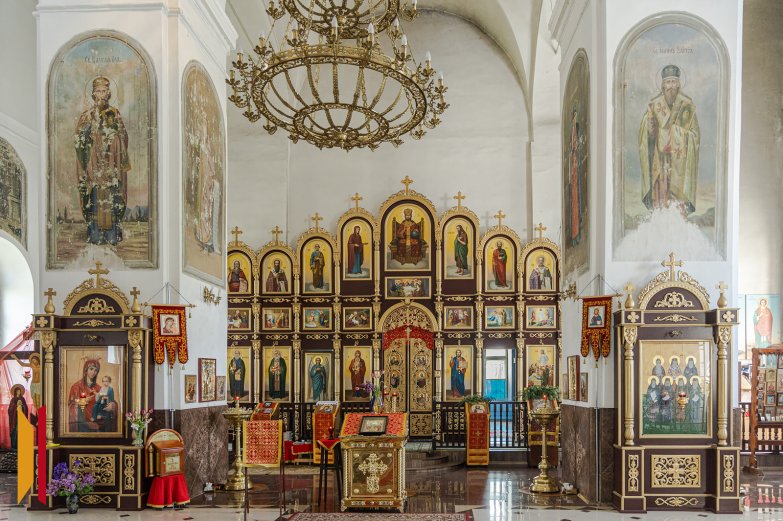 Успенский храм в Красном Логу