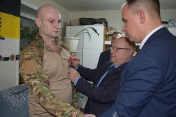 «Мои сослуживцы также достойны этой награды»: воронежскому ветерану СВО вручили орден Мужества