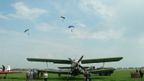 В Липецкой области разбился воронежский парашютист
