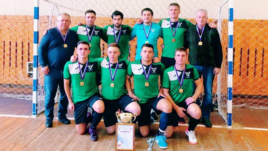 Хохольская команда победила в межрегиональном турнире по мини-футболу