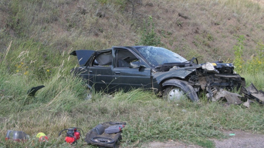 В Острогожском районе ВАЗ-2110 несколько раз перевернулся на повороте 
