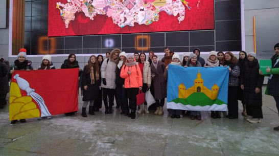 Новоусманская школьница станцевала лезгинку на выставке «Россия» в Москве