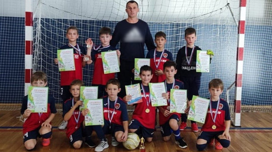 Таловские спортсмены стали вторыми на межрайонном турнире по мини-футболу «Кубок Хопра»