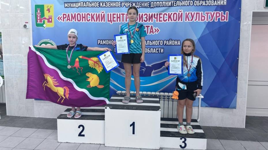 Юная борисоглебская пловчиха взяла «золото» на областных соревнованиях