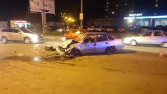 Крупное ДТП на Хользунова в Воронеже попало на видео