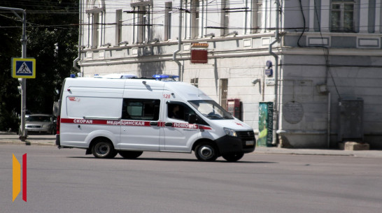 Скончался один из подростков, пострадавших в столкновении легковушки с мотоциклом под Воронежем