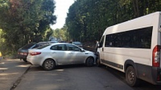 ДТП на Ломоносова спровоцировало в Воронеже серьезный затор