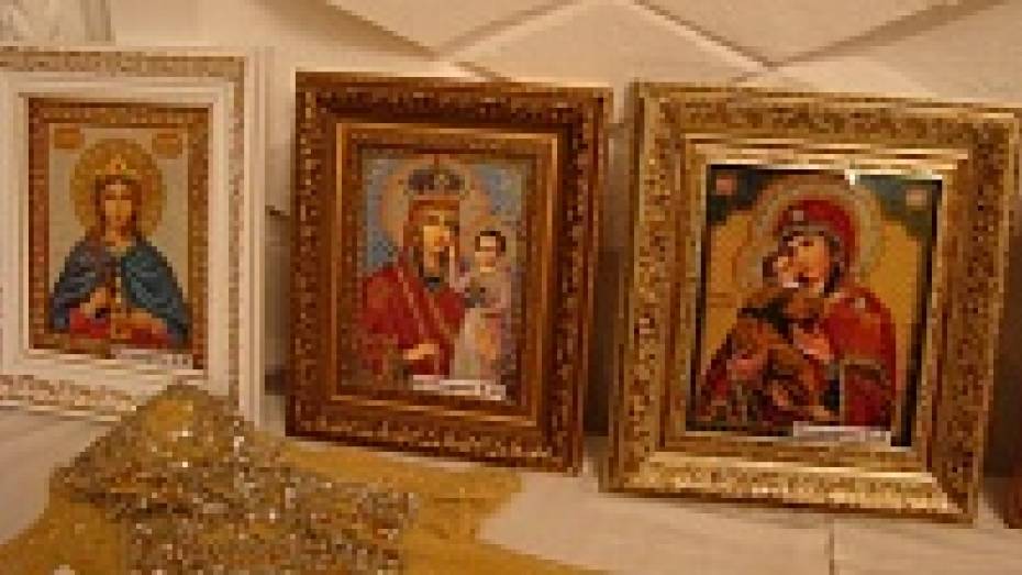В хохольском музее «Мастера» пройдет выставка вышитых бисером икон «Прикосновение к чуду»