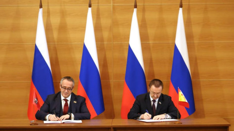 Подписано соглашение о сотрудничестве между Воронежской областной думой и Мосгордумой