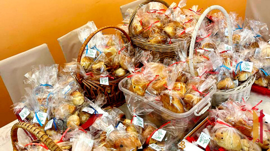 В воскресной школе в Семилуках испекли более 600 постных «жаворонков»