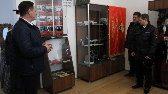 В верхнемамонском музее открылась выставка ко Дню сотрудника органов внутренних дел РФ