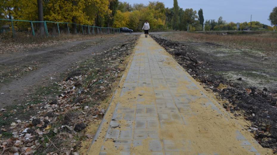 В Нижнедевицком поселке построят 2,8 км тротуара
