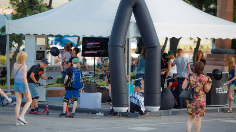 Tele2 откроет зону виртуальной реальности на Адмиралтейской площади Воронежа 24 июня