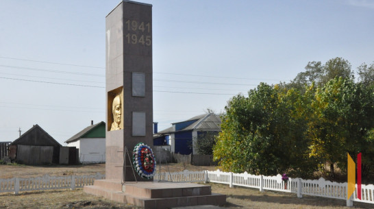 В репьевском хуторе Дракино отремонтируют стелу на братской могиле