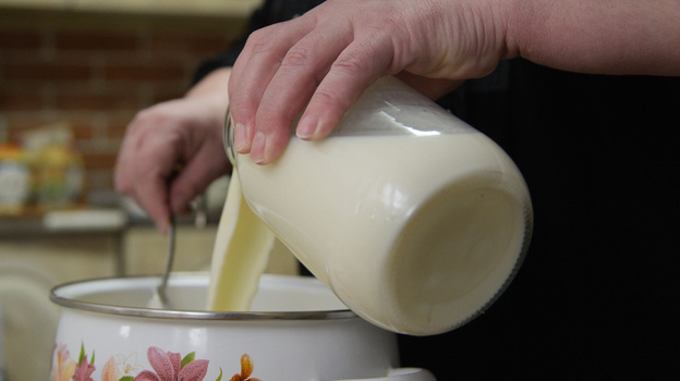 Вооронежских школьников могли поить непроверенным молоком