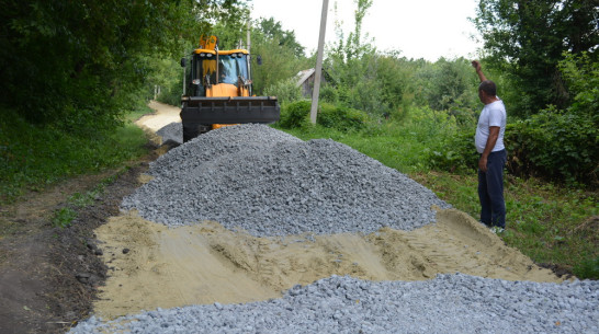 В Нижнедевицком районе на отсыпку сельских дорог щебенкой направят более 16 млн рублей