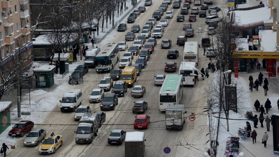 В Воронеже несколько аварий спровоцировали утренние пробки