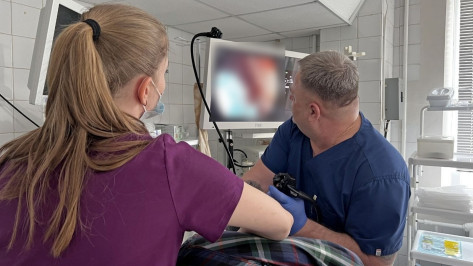 Воронежские врачи спасли женщину с огромной язвой желудка