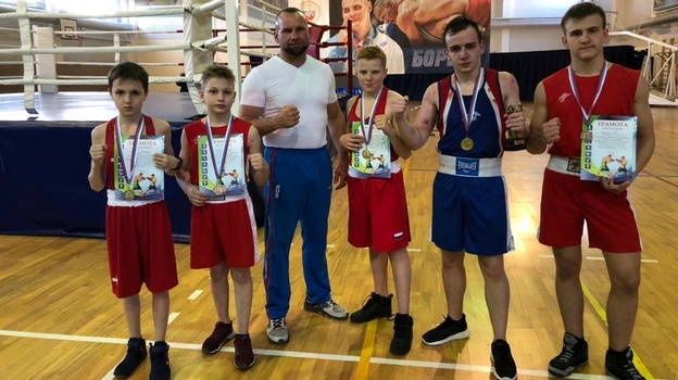 Лискинские боксеры получили 2 «золота» открытого первенства Богучарского района
