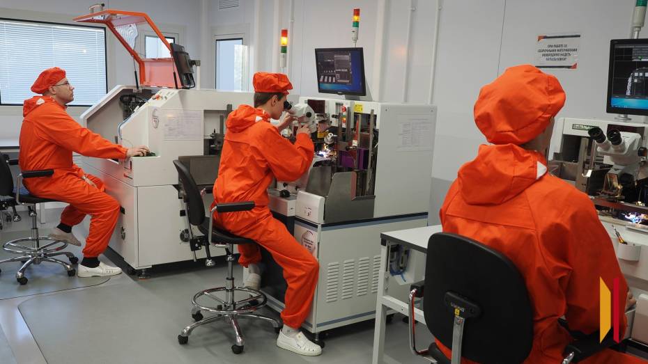 Воронежский губернатор поздравил работников электронной промышленности с профессиональным праздником