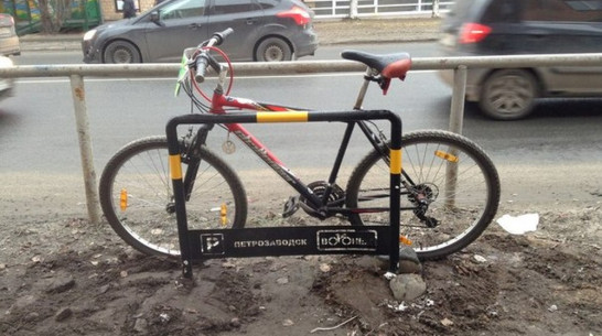 Воронежскую велопарковку поставили в петрозаводскую грязь