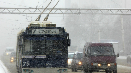 Воронеж встал в 9-балльных пробках утром 12 декабря