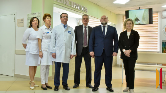 «Результаты работы служб, которые я увидел, сильно впечатляют»: замминистра здравоохранения РФ посетил Воронеж