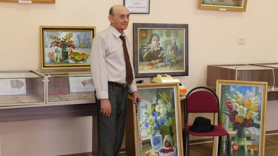 Таловскому краеведческому музею земляк-художник Алексей Суров подарил 14 картин